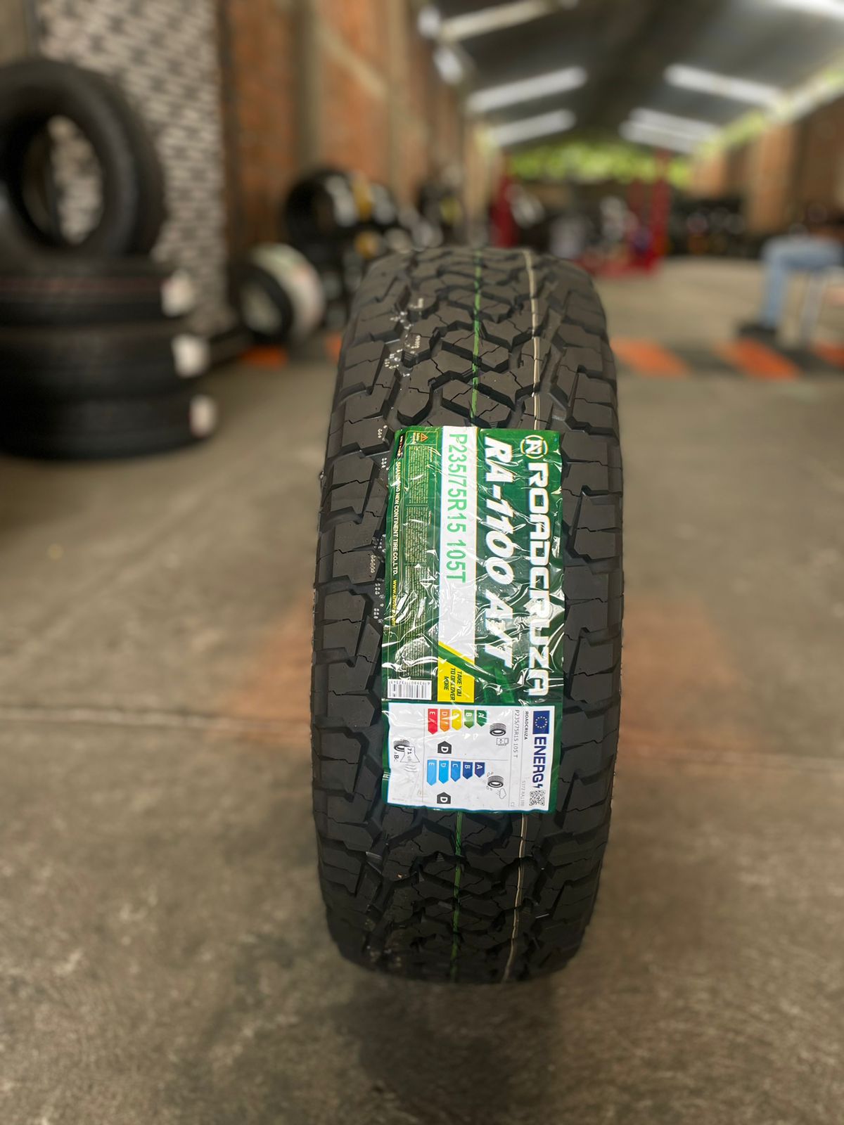 Llanta ROADCRUZA P235/75R15 RA1100 A/T