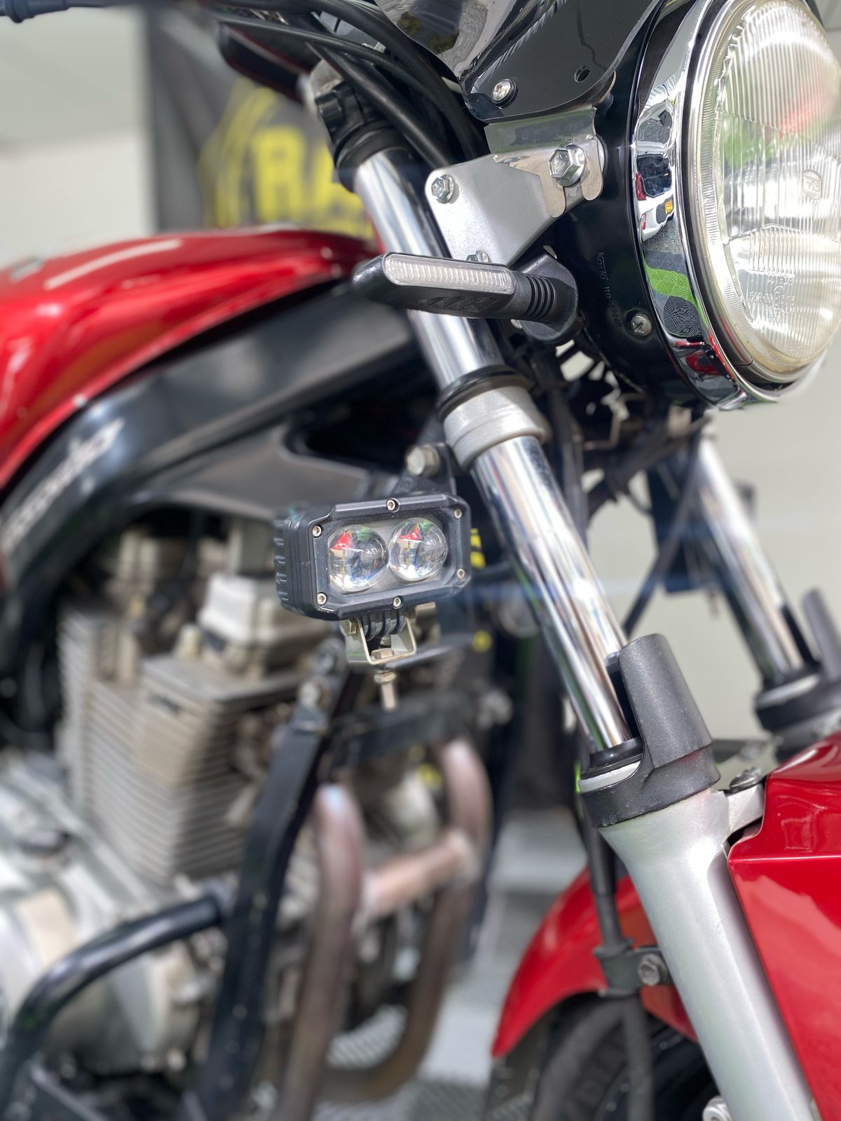 SUZUKI GS 500 2013 – Potencia y Estilo en una Moto Clásica 