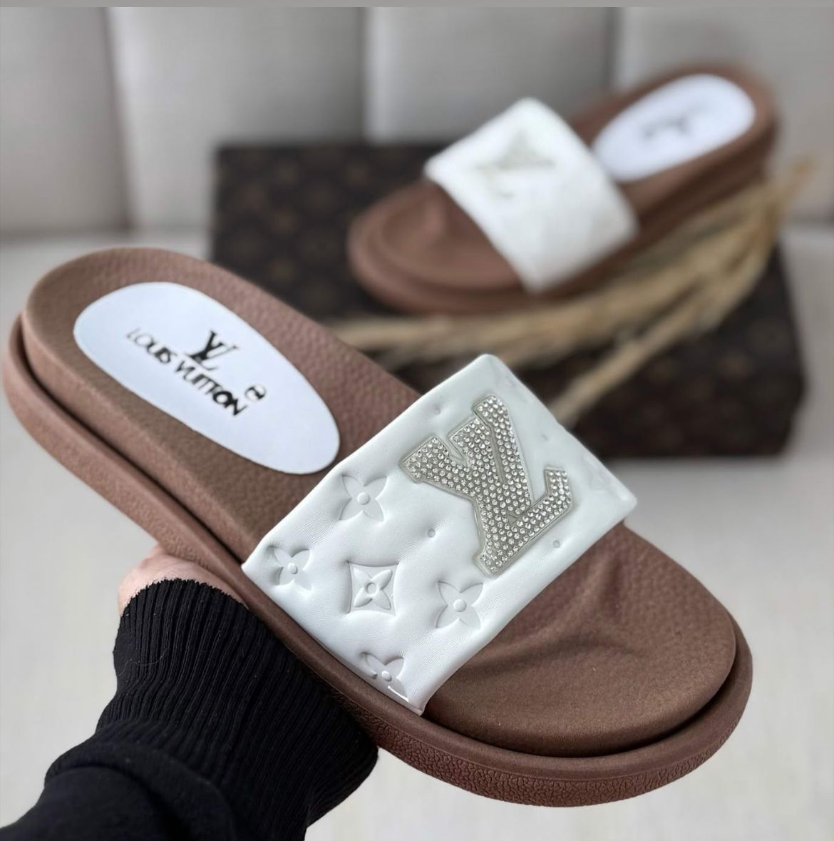 SUECA LOUIS VUITTON