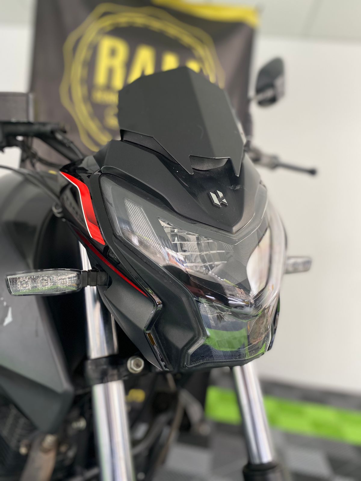 Vendo HERO HUNK 160 ABS 2024 – Potencia, Seguridad y Comodidad Usada